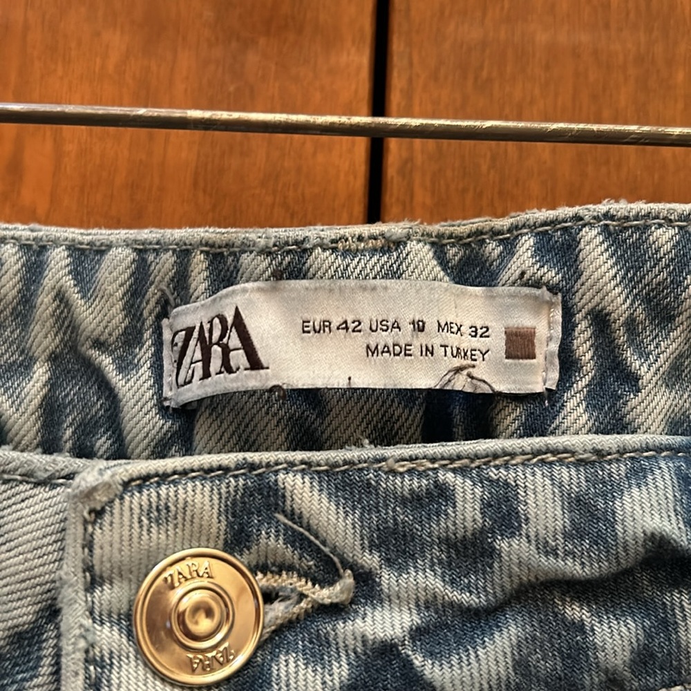 Zara light wash frayed jeans size 10 - Picture 4 of 7